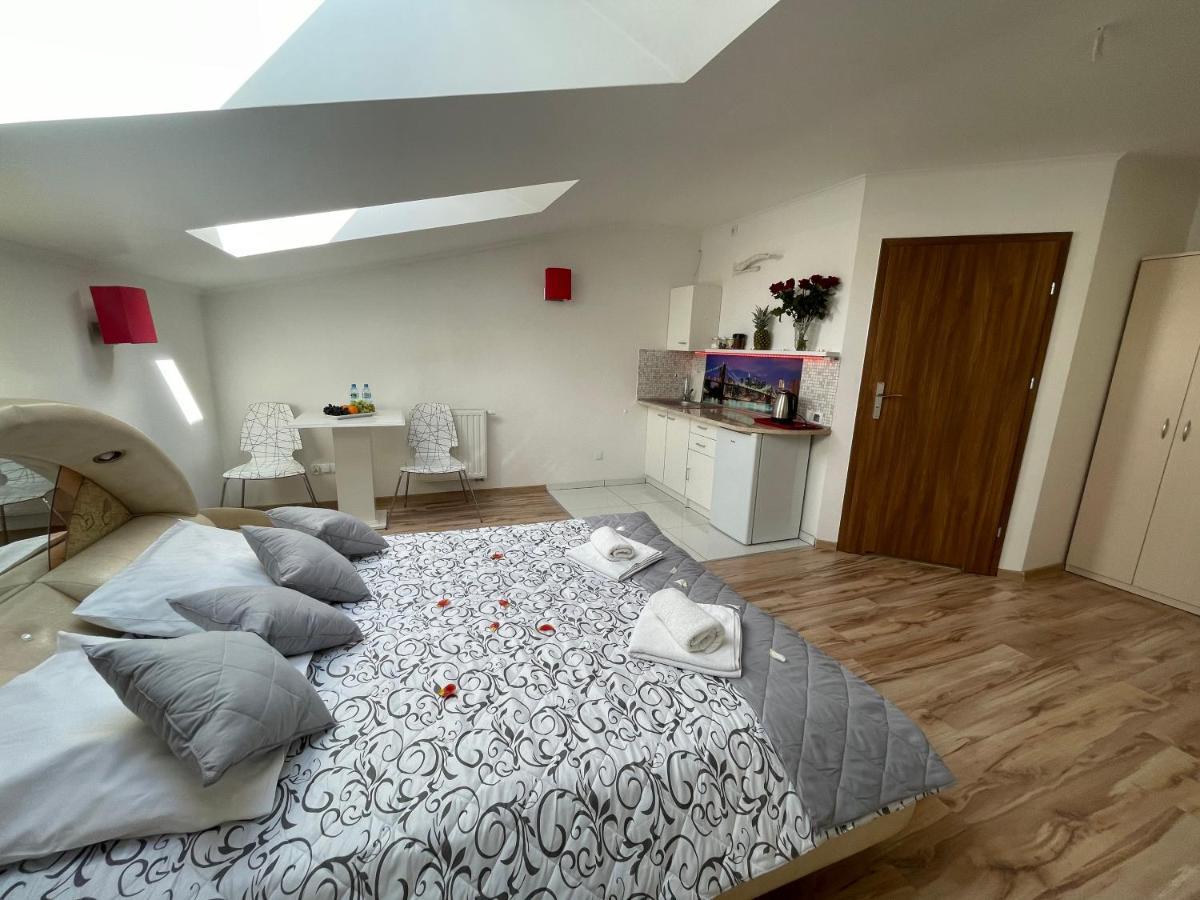 Hotelik Gold Raszyn Exteriér fotografie