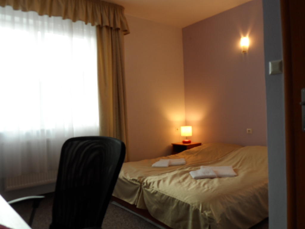 Hotelik Gold Raszyn Pokoj fotografie