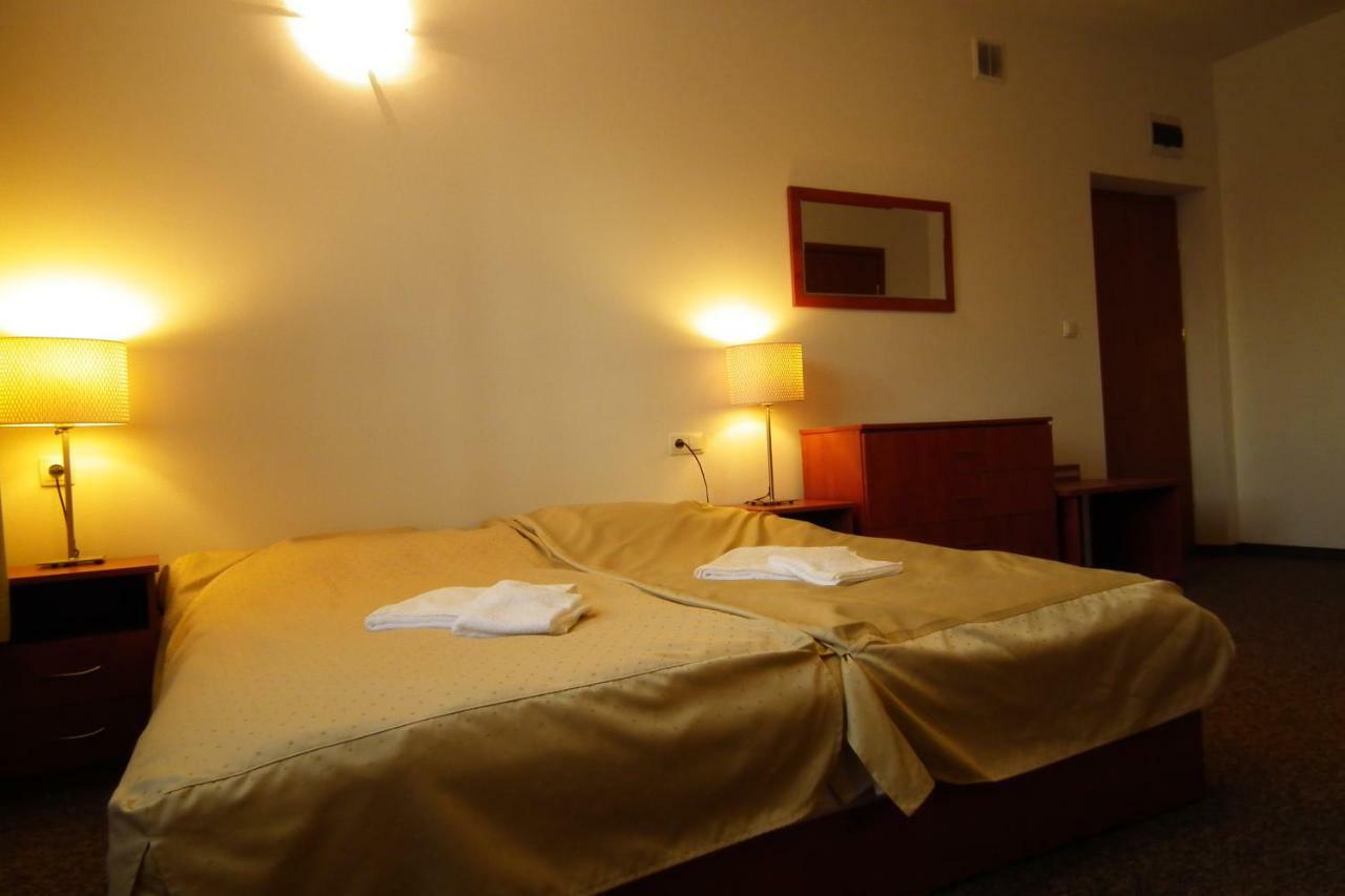 Hotelik Gold Raszyn Exteriér fotografie